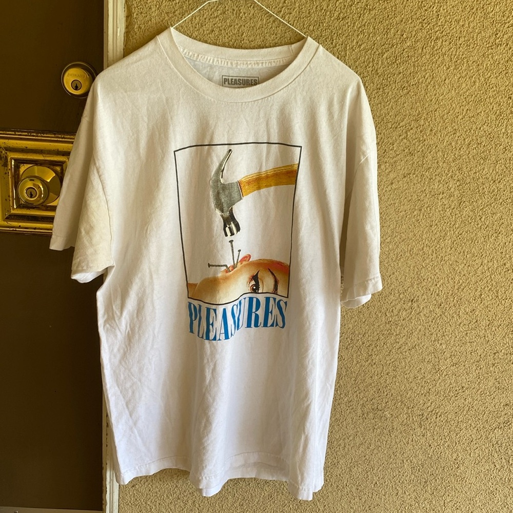 MENS PLEASURES WHITE SHIRT SIZE LARGE 100% COTTON MADE IN MEXICO🇲🇽👕🤍👂🔨👚